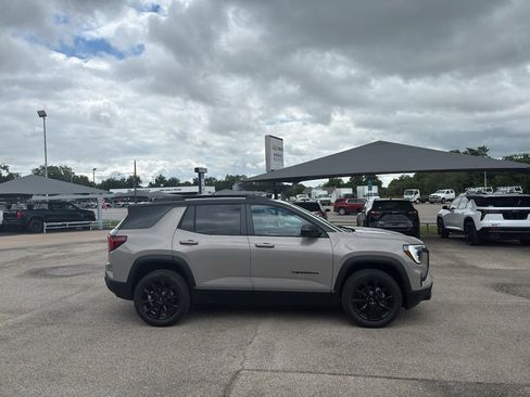 Used 2027 GMC Terrain Elevation w/ Elevation Premium Package FWD image 4