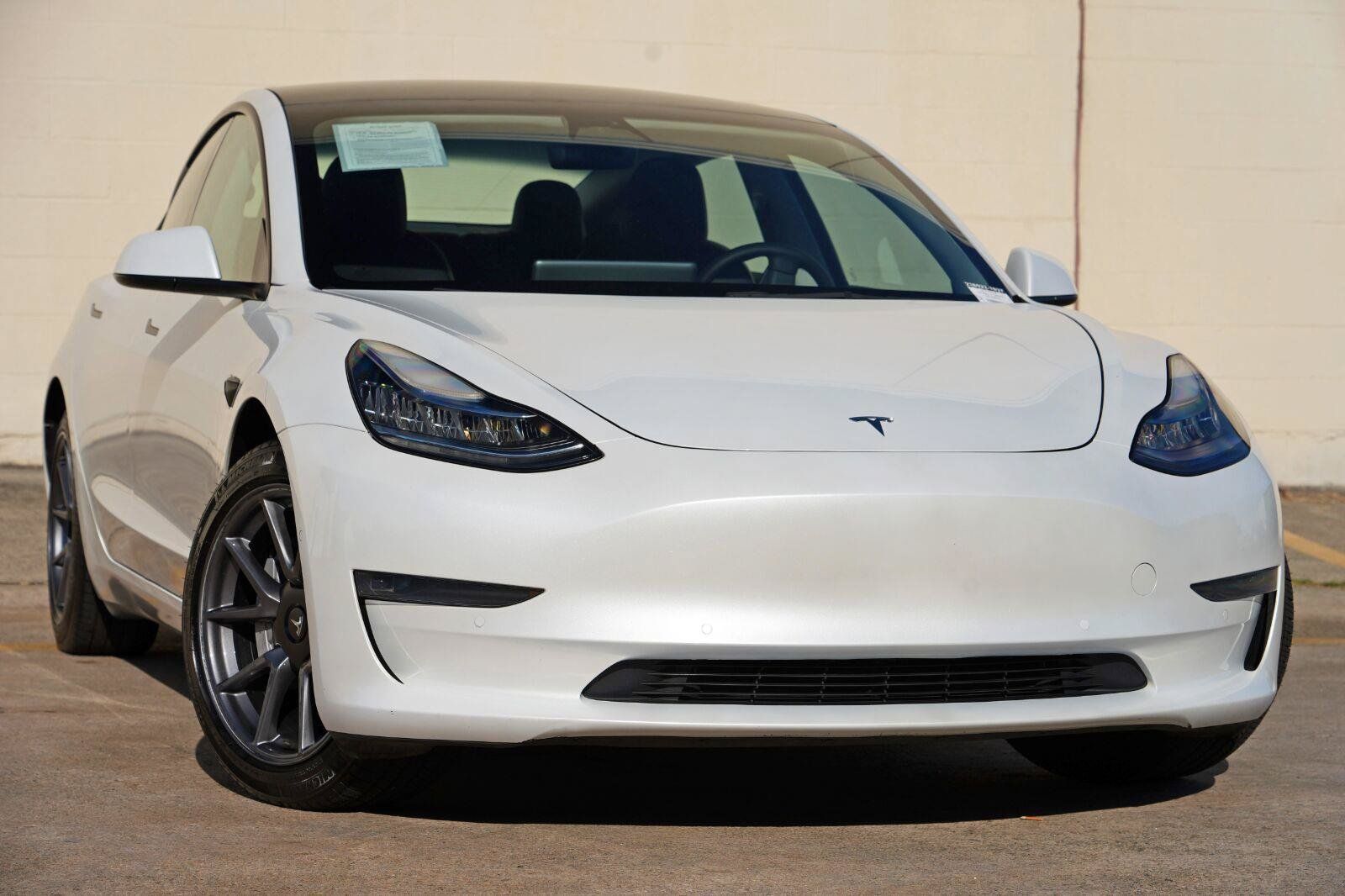 Used 2022 Tesla Model 3 Standard Range RWD image 3