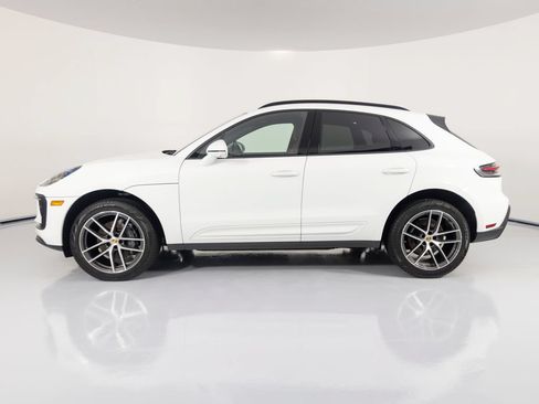 Certified 2024 Porsche Macan AWD/4WD image 8