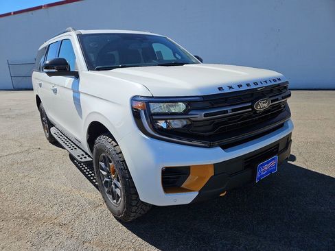 New 2026 Ford Expedition Tremor image 2