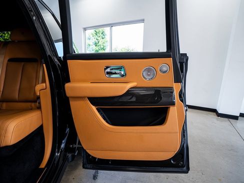Used 2022 Rolls-Royce Cullinan Black Badge image 63