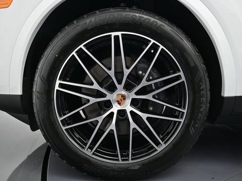 Used 2026 Porsche Cayenne Coupe AWD/4WD image 26