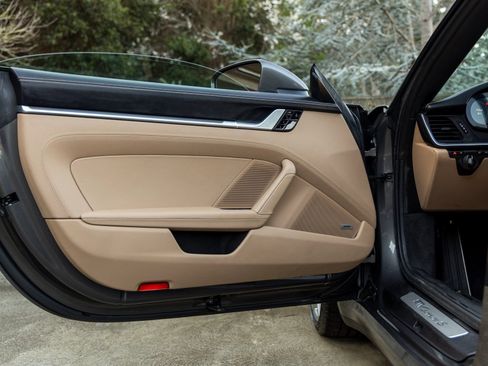 Certified 2020 Porsche 911 Carrera S image 21