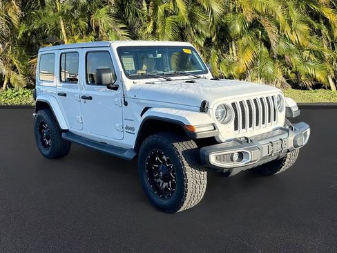 Used 2018 Jeep Wrangler Unlimited Sahara AWD/4WD image 2