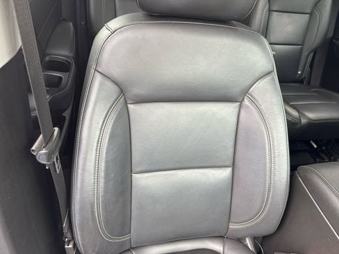 Used 2019 Chevrolet Traverse LT w/ LT Premium Package image 10