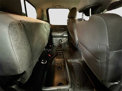 Used 2025 Nissan Frontier SV image 25