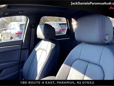 Used 2025 Audi Q3 2.0T Premium w/ Convenience Package image 17