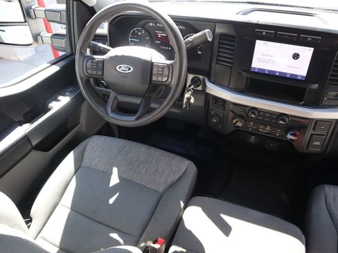 Used 2024 Ford F350 XLT image 41