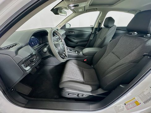Used 2025 Honda Accord SE image 13