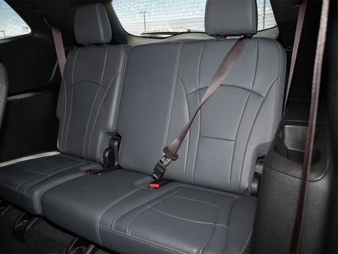 Used 2024 Buick Enclave Essence w/ Sport Touring Edition image 37