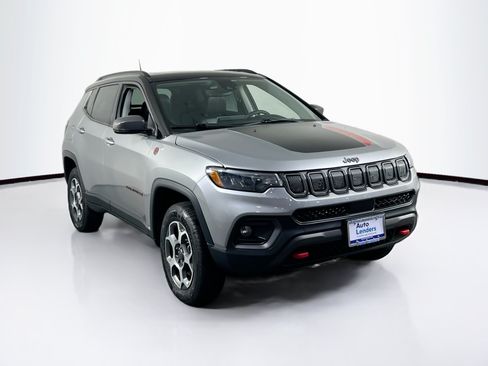 Used 2022 Jeep Compass Trailhawk w/ Sun and Sound Group AWD/4WD image 3