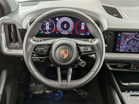 Certified 2025 Porsche Cayenne AWD/4WD image 15
