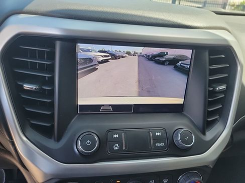 Used 2023 GMC Acadia SLE image 26