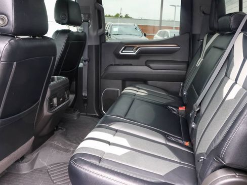 Used 2022 Chevrolet Silverado 1500 RST AWD/4WD image 16