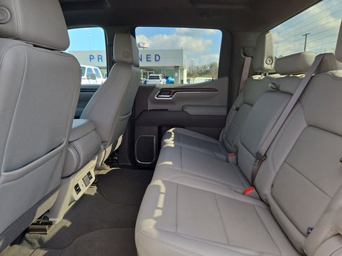 Used 2025 GMC Sierra 1500 SLT image 14