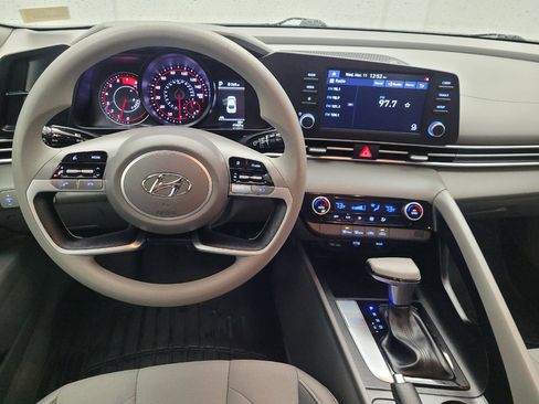 Used 2023 Hyundai Elantra SEL image 22