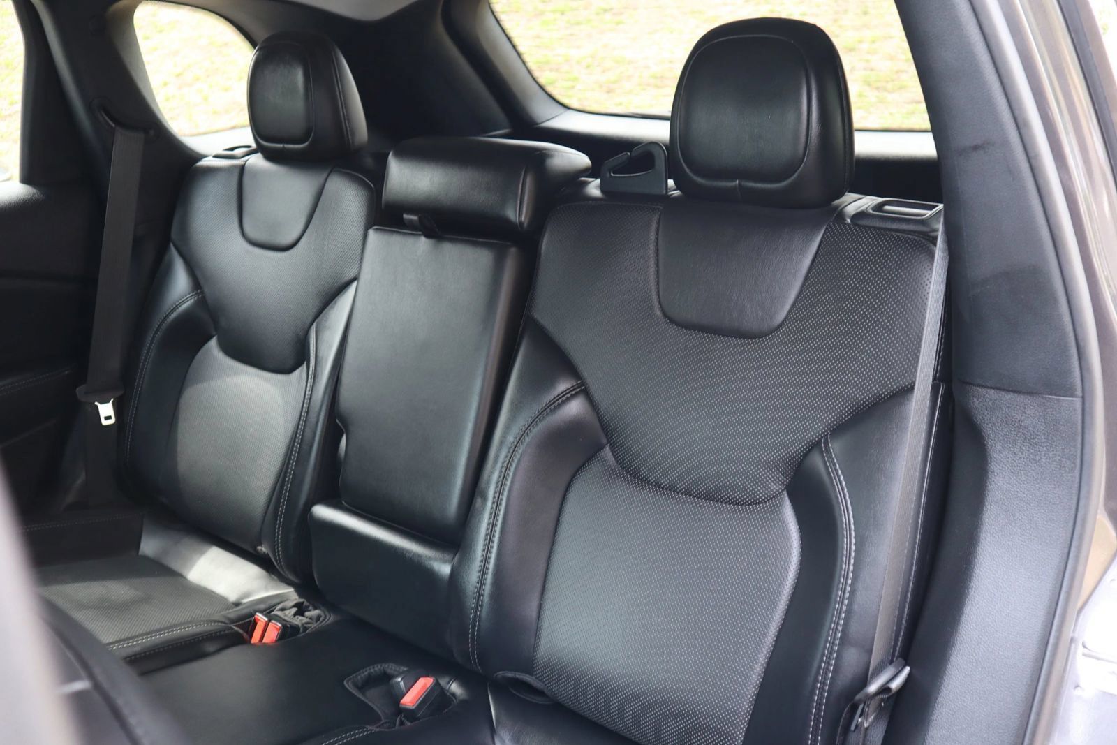 Used 2021 Jeep Cherokee Latitude Lux w/ Sun & Sound Group FWD image 14