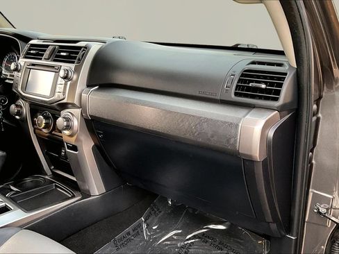 Used 2017 Toyota 4Runner SR5 Premium RWD image 18