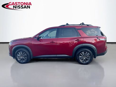 Used 2024 Nissan Pathfinder SV FWD image 6