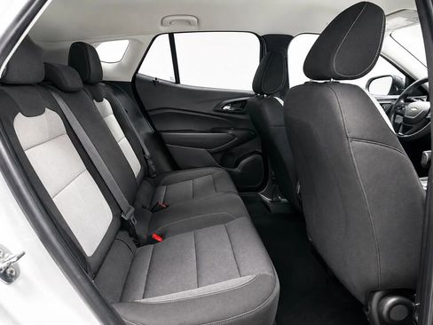 Used 2025 Chevrolet Trax LS FWD image 15