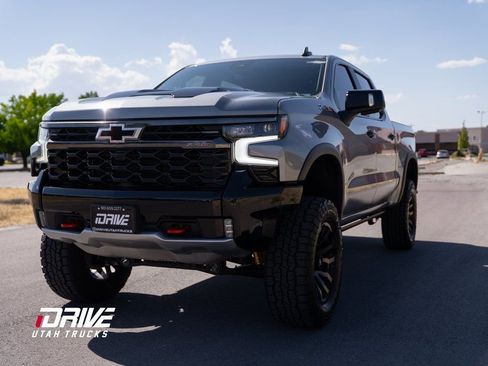 Used 2024 Chevrolet Silverado 1500 ZR2 w/ Technology Package image 5