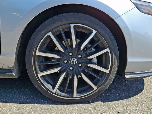 Used 2023 Honda Accord Touring image 4