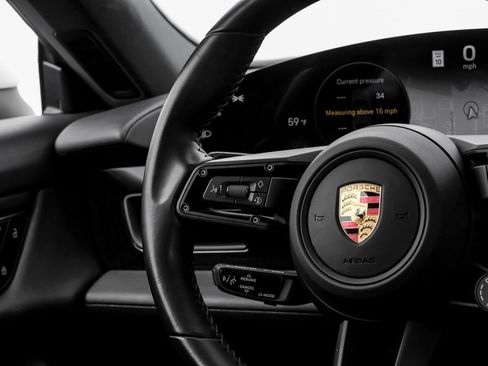 Used 2022 Porsche Taycan image 24