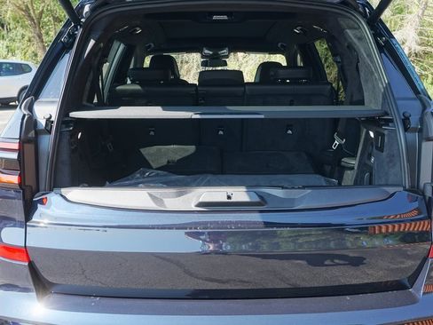 New 2026 BMW X7 M60i w/ Executive Package image 6