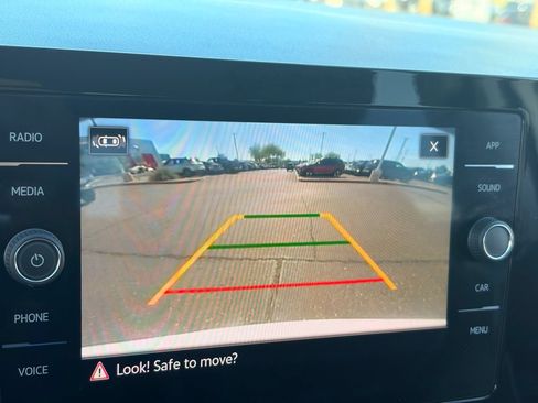 Used 2025 Volkswagen Taos SE FWD image 23