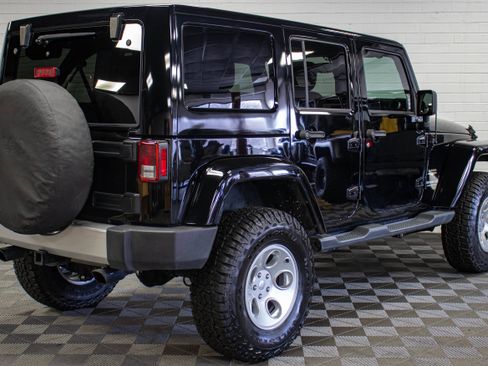 Used 2015 Jeep Wrangler Unlimited Sahara w/ Max Tow Package AWD/4WD image 3