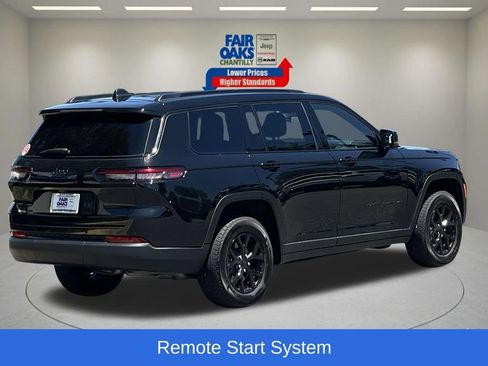 Used 2025 Jeep Grand Cherokee L Altitude AWD/4WD image 7