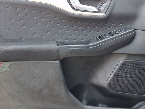 Used 2020 Ford Escape SE Sport image 13