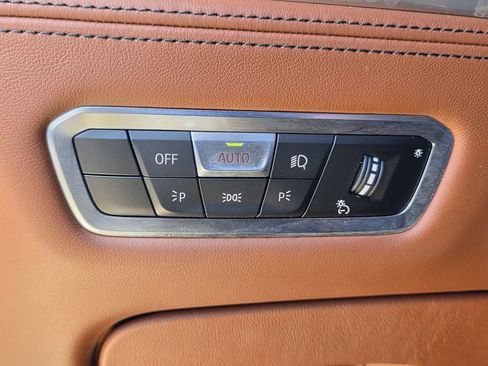 Used 2023 BMW X7 M60i image 24