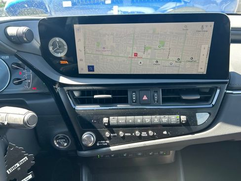 Used 2024 Lexus ES 300h w/ Accessory Package (Z1) FWD image 3