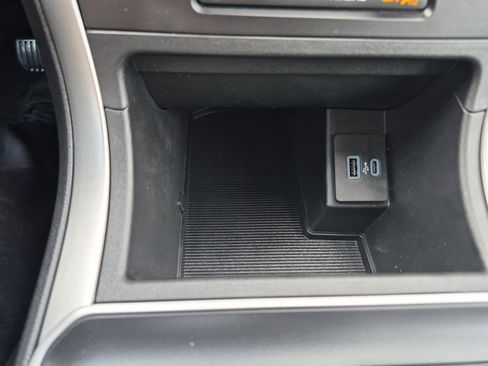 Used 2024 Ford Edge SE w/ Black Appearance Package image 26