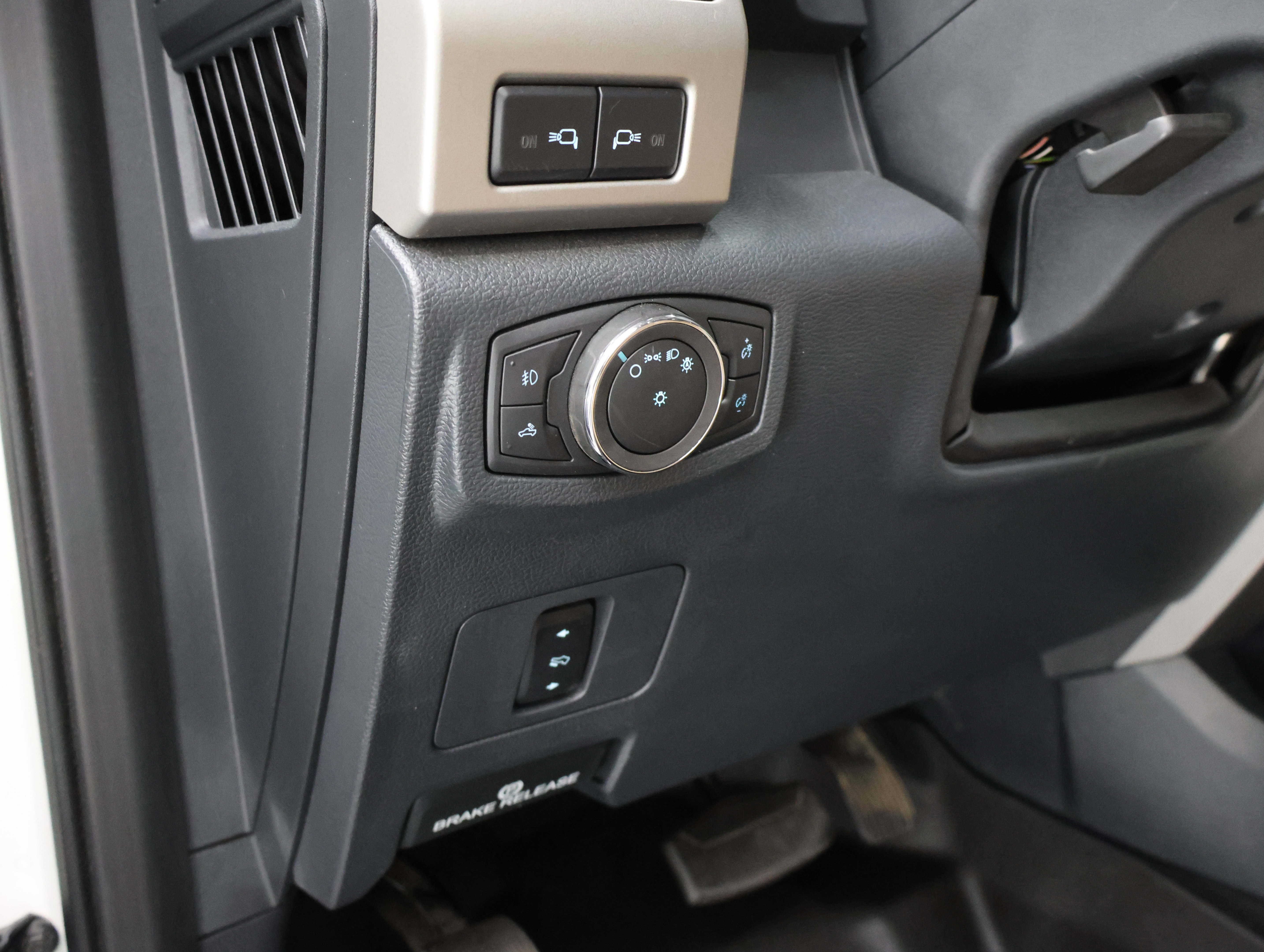 Used 2022 Ford F250 Lariat w/ Lariat Value Package AWD/4WD image 44