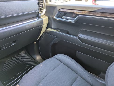 Used 2022 Chevrolet Silverado 1500 LT image 9