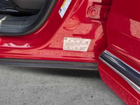 Certified 2025 Buick Envision Avenir AWD/4WD image 17