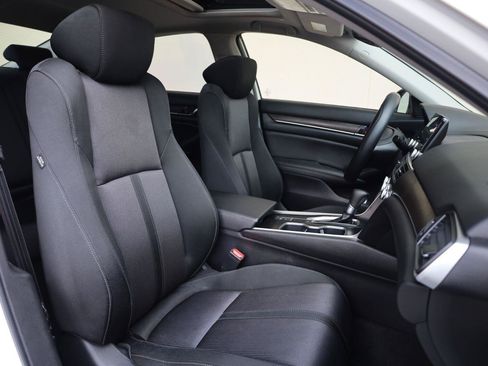 Used 2019 Honda Accord EX image 29