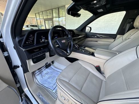 Certified 2022 Cadillac Escalade Premium Luxury image 10