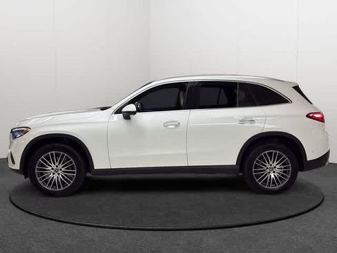 Used 2026 Mercedes-Benz GLC 300 4MATIC image 3