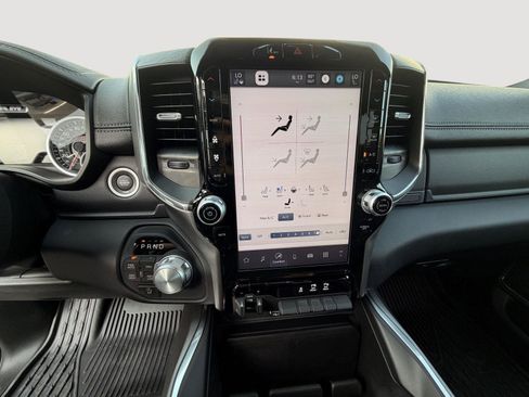 Used 2025 RAM 1500 Laramie AWD/4WD image 27
