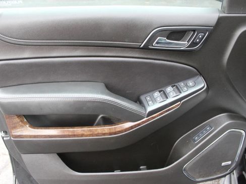 Used 2019 Chevrolet Tahoe LT image 17