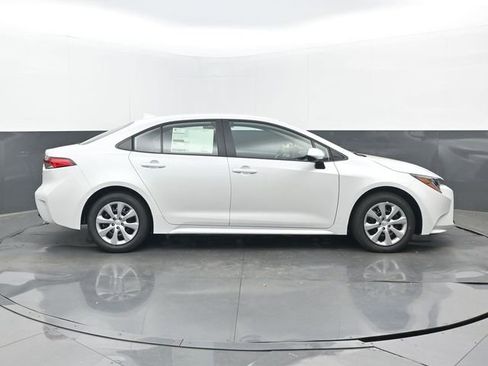 New 2026 Toyota Corolla LE FWD image 2