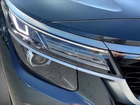 Certified 2022 Kia Seltos EX AWD/4WD image 38