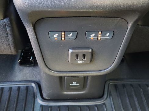 Used 2022 Chevrolet Equinox Premier FWD image 28