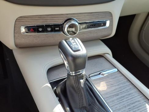 Used 2022 Volvo XC90 T6 Inscription w/ Advanced Package image 25