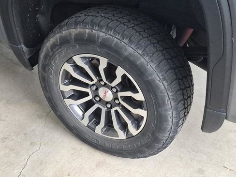 Used 2019 GMC Sierra 1500 AT4 w/ AT4 Premium Package image 6