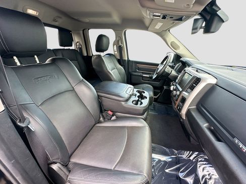 Used 2017 RAM 1500 Laramie image 29