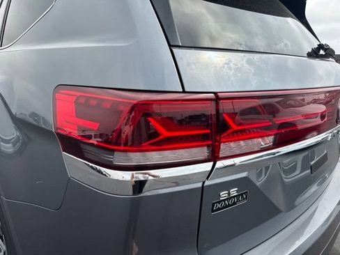 Used 2025 Volkswagen Atlas SE FWD image 25
